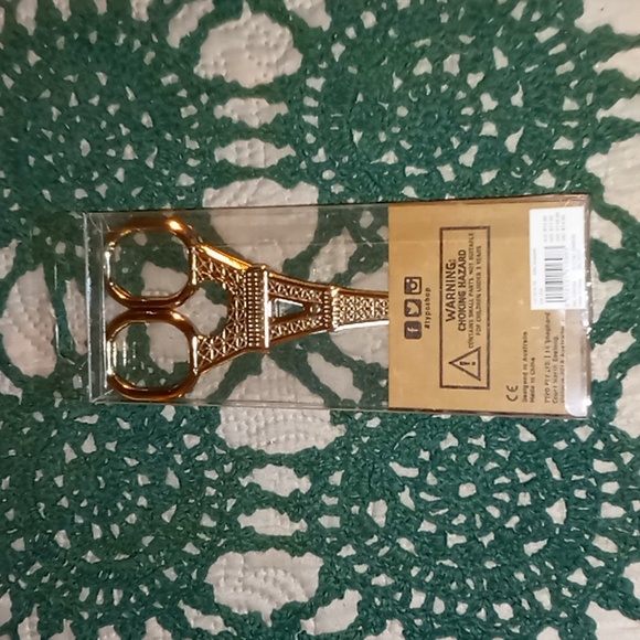 NWT Eiffel Tower Scissors - Picture 2 of 3